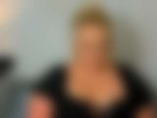HazelTop69's Live Sex Cam Show