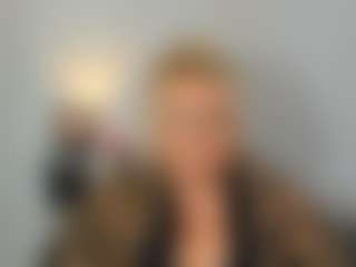 HazelTop69's Live Sex Cam Show