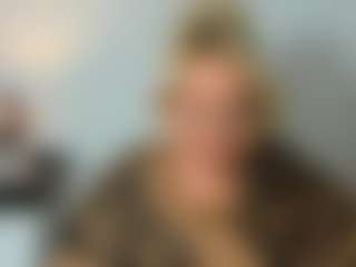 HazelTop69's Live Sex Cam Show