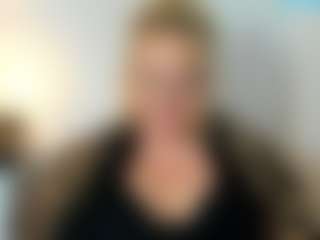 HazelTop69's Live Sex Cam Show