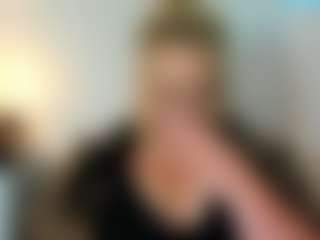 HazelTop69's Live Sex Cam Show