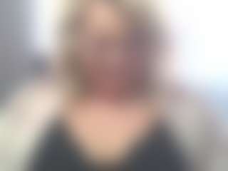 Live cam show with HazelTop69 - Blue Eyes on Mixed Magazine Live
