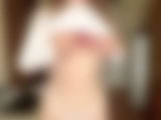 Live cam show with JoanneFucci - New Teen (18+) on boobsie.com