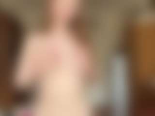 Live cam show with JoanneFucci - Striptease Teen (18+) on alttransgirls