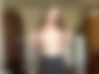 Live cam show with JoanneFucci - Public Curvy on Livezox