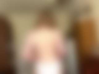 Live cam show with JoanneFucci - Teen (18+) on liverealitysex.com