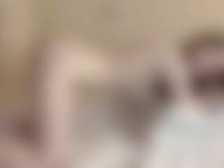 Live cam show with JoanneFucci - Blue Eyes on xDating