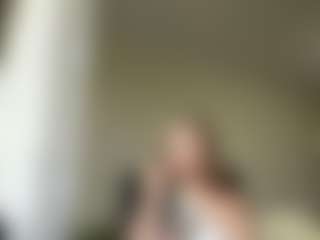 Live cam show with LaineBauernfeind - New Big Ass on livesuperchat.net
