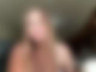 Live cam show with LaineBauernfeind - Big Tits on TeamSkeetLive