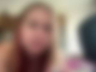 Live cam show with LaineBauernfeind - Natural on madthumbs