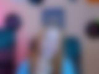 Live cam show with roxy-starr1 - Skinny on fuck-show.com