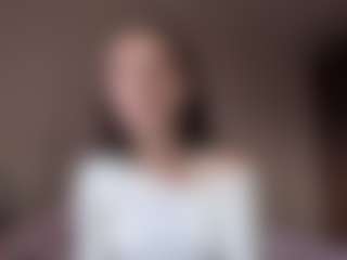 Live cam show with Anna - Small Tits Brown Hair on xDating