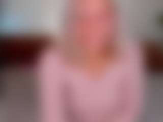 Live cam show with stormmbaby - Upskirt on SpunkLive