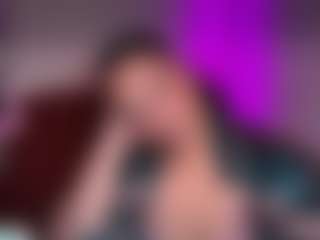 Live cam show with Sasha Star - Shaved Pussy Latina on Camiplay Live