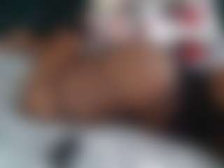 Live cam show with Betta-Lorie - New Brown Eyes on Ass Tok