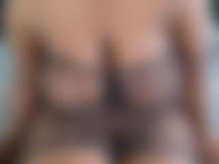 Live cam show with Betta-Lorie - New Brown Eyes on Big Tits