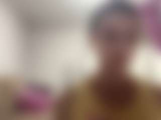 Live cam show with Maliba - Average on StripNow