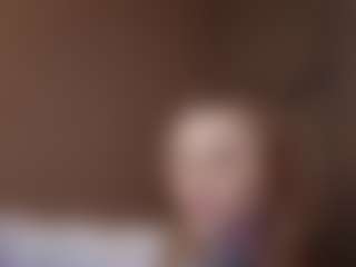 Live cam show with Melissa - New Small Tits on hotwifechat.live