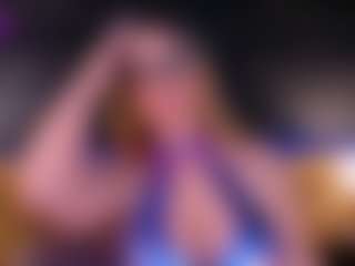 Live cam show with Lissa Monroe - Brown Eyes Blonde Hair on Camsoda