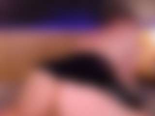 Live cam show with Lissa Monroe - Brown Eyes Blonde Hair on sexytreat.net