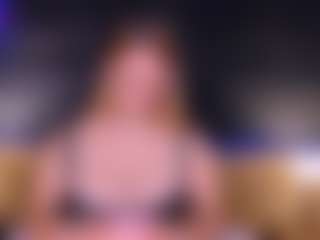 Live cam show with Lissa Monroe - Blonde Hair Curvy on madthumbs