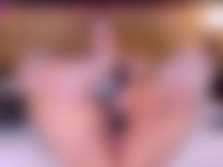 Live cam show with Lissa Monroe - Blonde Hair on Camsoda