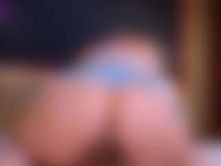 Live cam show with Lissa Monroe - Tattoos Blonde Hair on liverealitysex.com