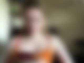 Live cam show with LovettaKabba - New Brown Eyes on live18s.com