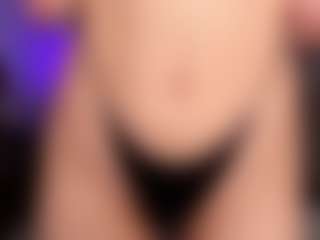 Live cam show with SamyLeen - Facial on Camsoda