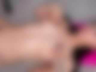 Live cam show with SamyLeen - Average on fuklive.com