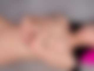 Live cam show with SamyLeen - Bedroom on TottyGirls