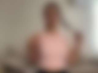 Live cam show with MayolaCahill - Athletic College on Camsoda
