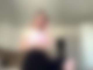 Live cam show with MayolaCahill - Facial on camgirlchat.live