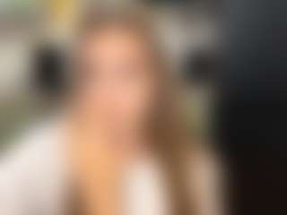 Live cam show with OraleeProuty - Petite on livesuperchat.net