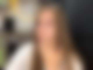 Live cam show with OraleeProuty - New Petite on livesuperchat.net