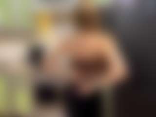 OraleeProuty's Live Sex Cam Show