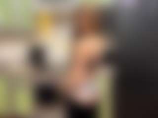 OraleeProuty's Live Sex Cam Show
