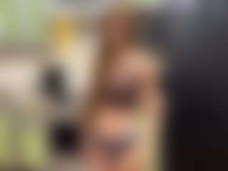 OraleeProuty's Live Sex Cam Show