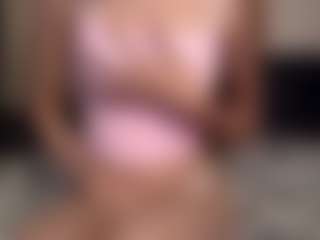 OraleeProuty's Live Sex Cam Show
