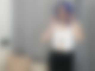 Live cam show with TressieTerrano - Petite on Camsoda