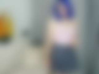 Live cam show with TressieTerrano - Petite on CamwithHer