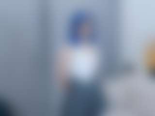 Live cam show with TressieTerrano - Petite on eurowanks.com