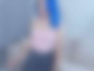 Live cam show with TressieTerrano - Gamer Athletic on Hubzter Live