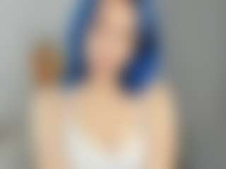 Live cam show with TressieTerrano - Moaning on Camsoda