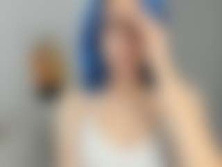Live cam show with TressieTerrano - Teen (18+) on xheatlive.com