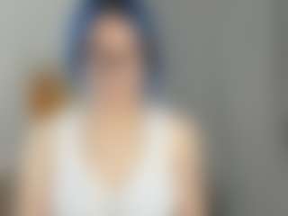 Live cam show with TressieTerrano - Blue Eyes on Camsoda