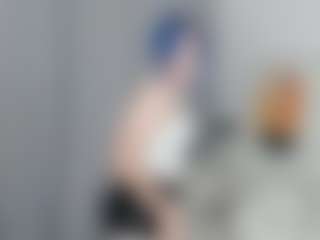 Live cam show with TressieTerrano - Blue Eyes on Camsoda