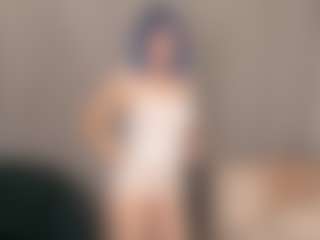 Live cam show with TressieTerrano - Nipple Piercings on Latina Girls