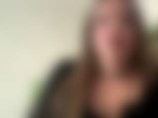 Live cam show with ElvaForshey - Average on TottyGirls