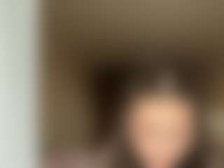 Live cam show with ElvaForshey - Oil on SquirtSoMuch